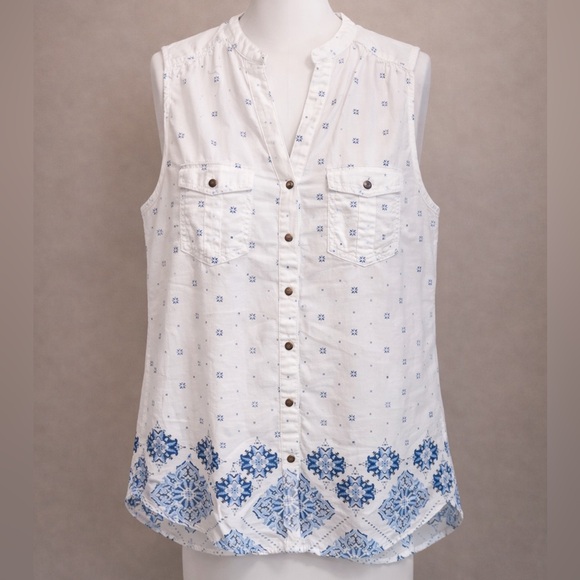 Label Of Graded Goods Tops - L.O.G.G. Label Of Graded Goods White & Blue Floral Sleeveless Button-Front Tank
